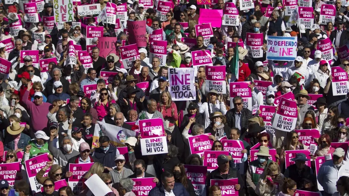 Marcha Por La Democracia En Puebla Pint De Rosa La Capital Se Exige