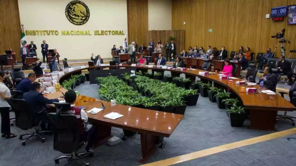 Ministro Laynez suspende indefinidamente el PlanB