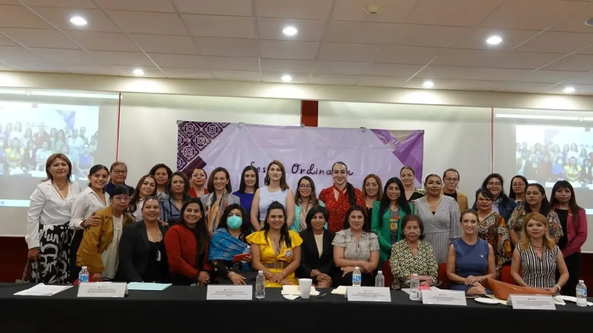 Sesiona Observatorio de Participación Política de las Mujeres en Puebla