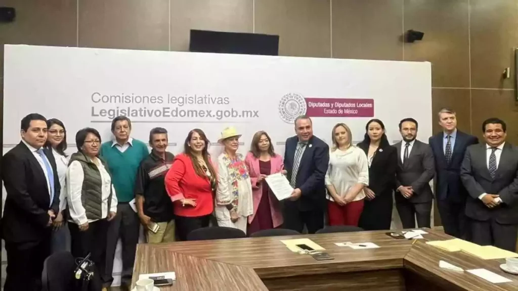 La diputada mexiquense Rosa María Zetina trabaja de la mano con Fuerza Migrante