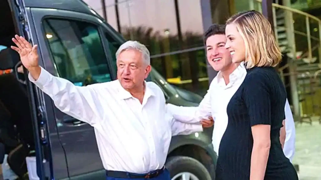 Samuel García y su esposa Mariana Rodríguez recibieron al presidente López Obrador en Nuevo León