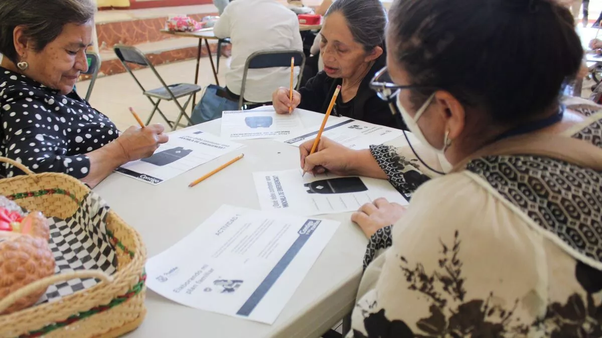 Mujeres son capacitadas en gestión integral de riesgos y protección civil