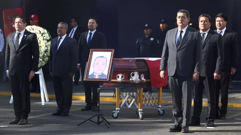 Preside Céspedes homenaje a policía que perdió la vida