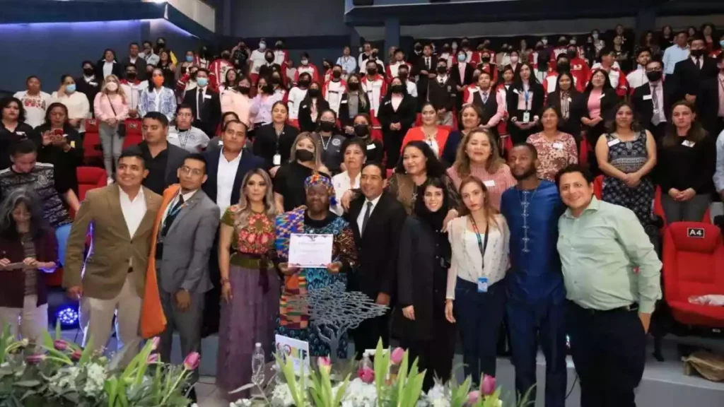 Delois Blakely, embajadora de Buena Voluntad de Naciones Unidas, estuvo en Tepeaca.