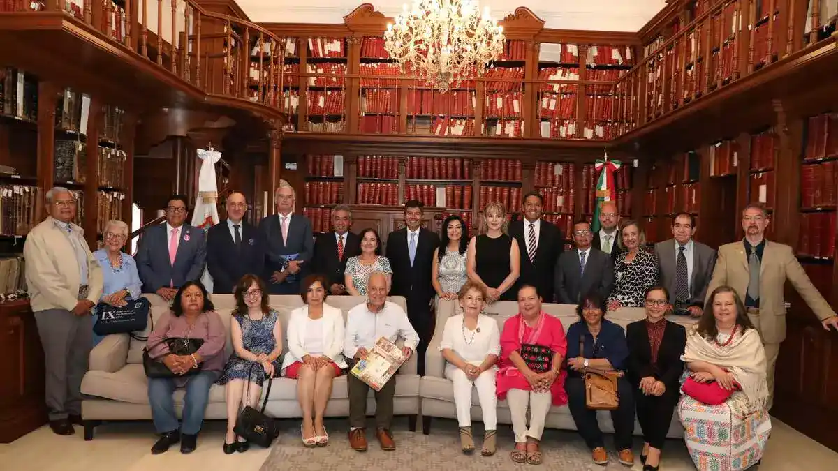 Ayuntamiento de Puebla reconoce el valor histórico del archivo de Indias