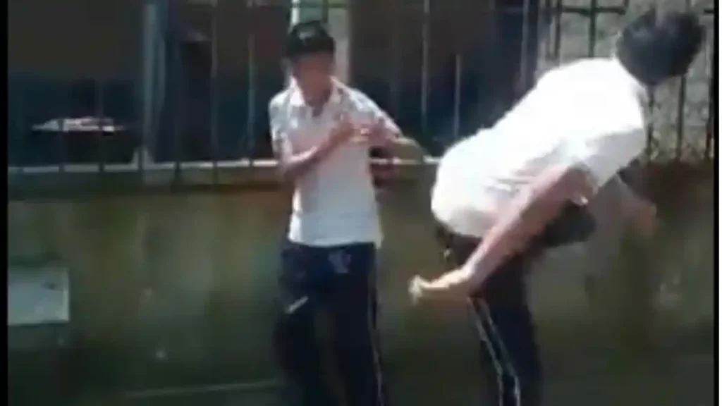 Otro caso de bullying, ahora en Chiapas, un niño golpeó salvajemente a su compañero