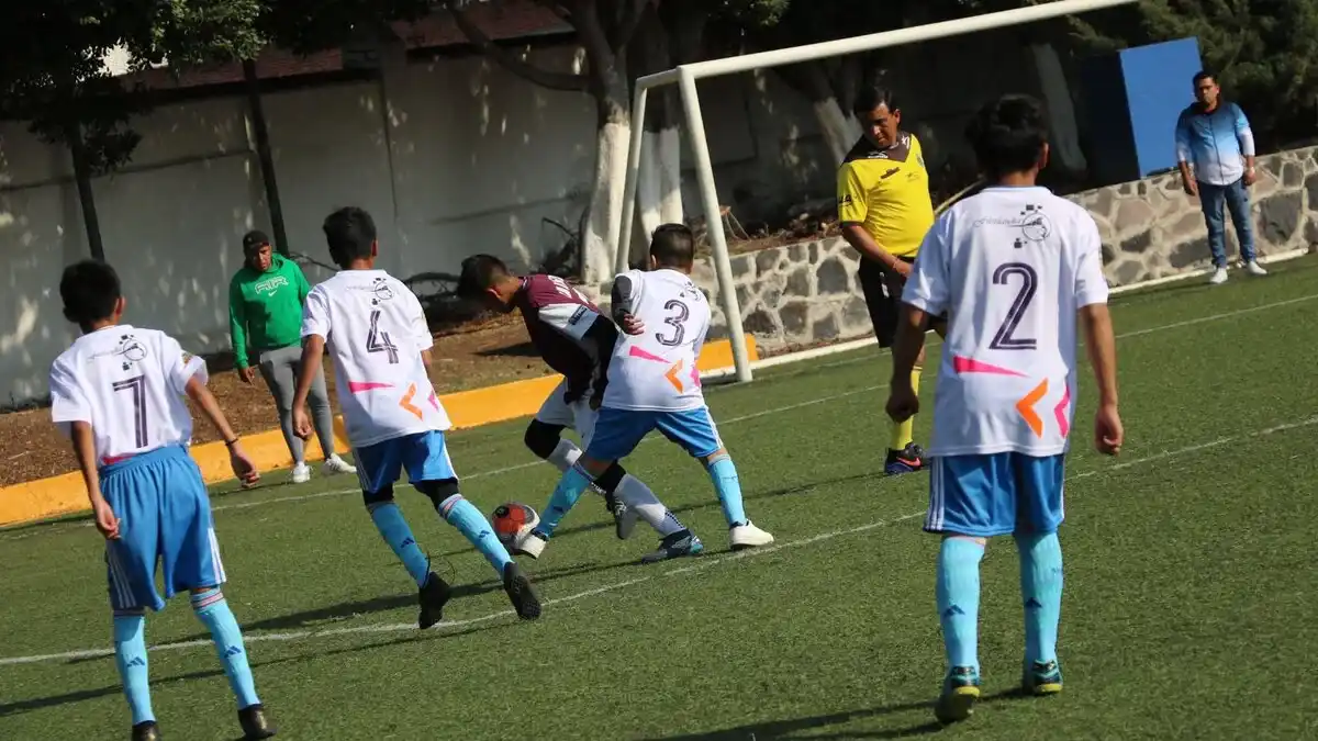 200 niñas y niños inauguran el primer torneo interprimarias de fútbol 7