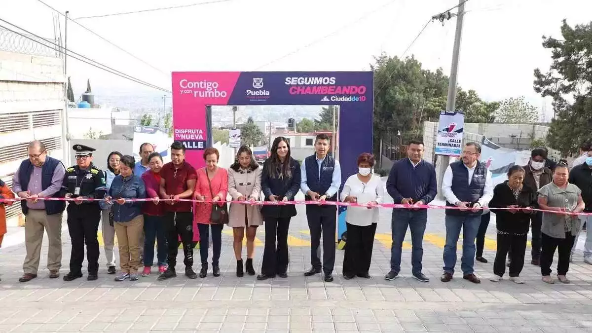 "Construyendo Contigo" entrega calles en juntas auxiliares de la capital