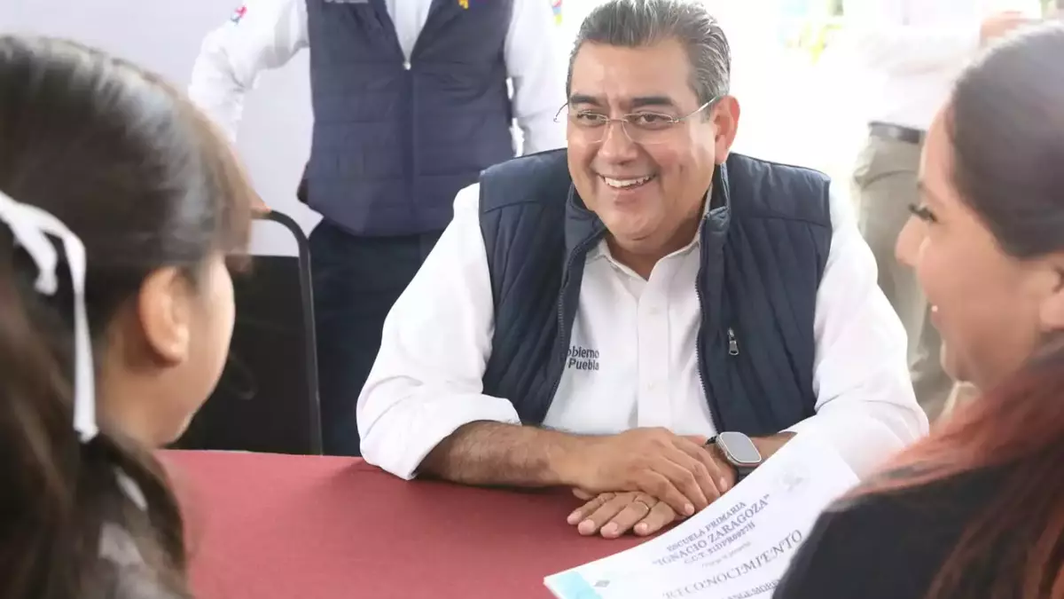 Anuncia Sergio Salomón rehabilitación de la carretera Puebla-Amozoc