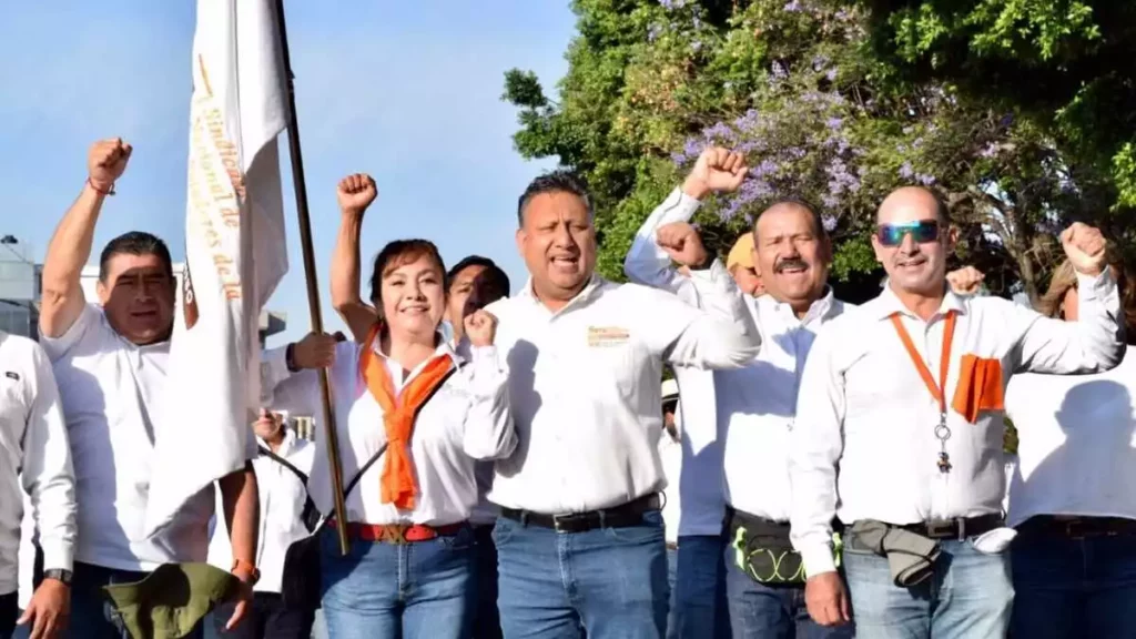 Agremiados al SNTE 51 demostraron su fortaleza en la marcha del día del trabajo