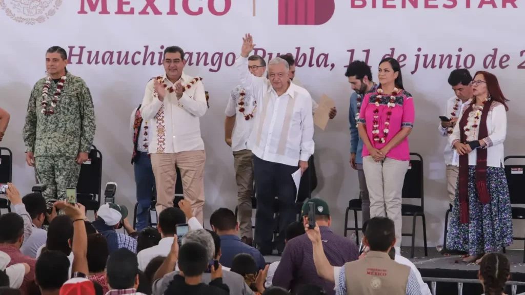 AMLO visita Huauchinango y promete continuidad de programas sociales