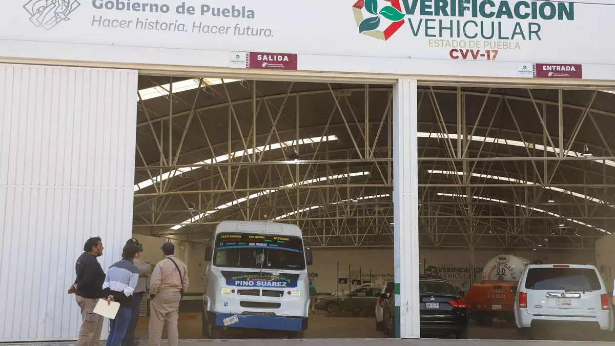 Supervisan verificación vehicular en Puebla para evitar fraudes