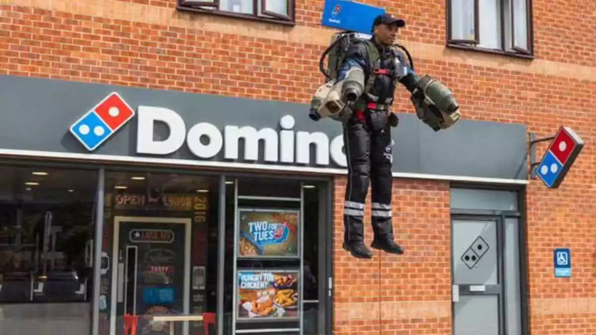 ¿Ovnis? ¡No! Es Domino's Pizza y su entregas en con Jet Pack