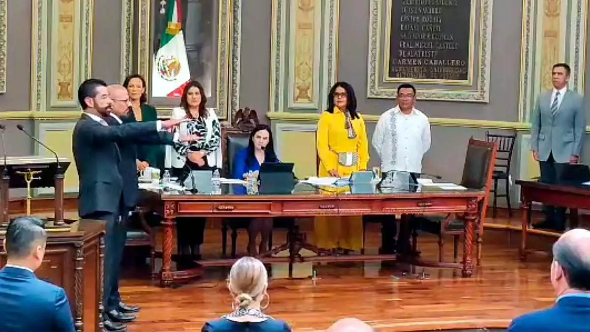 Magistrados rindieron protesta ante el Pleno del Congreso del Estado