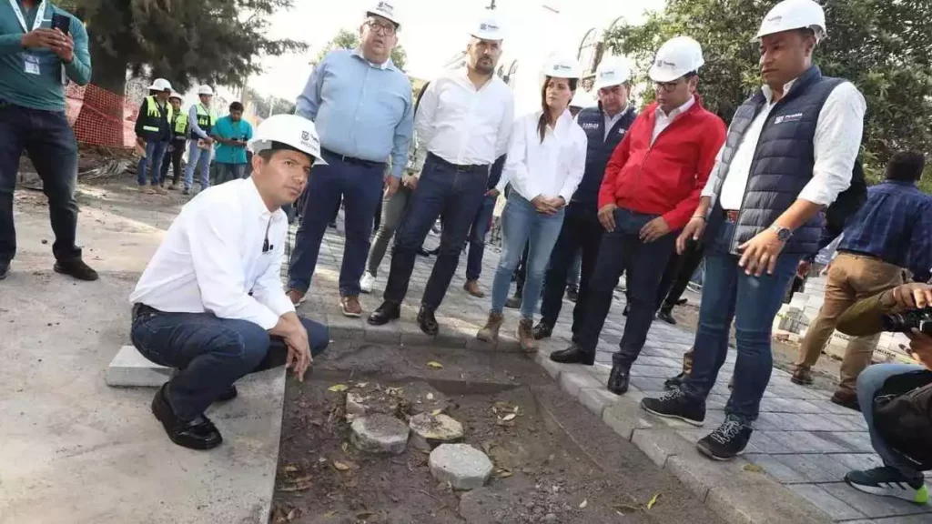 Ayuntamiento de Puebla: Brigadas Urbanas Mejoran Movilidad Peatonal