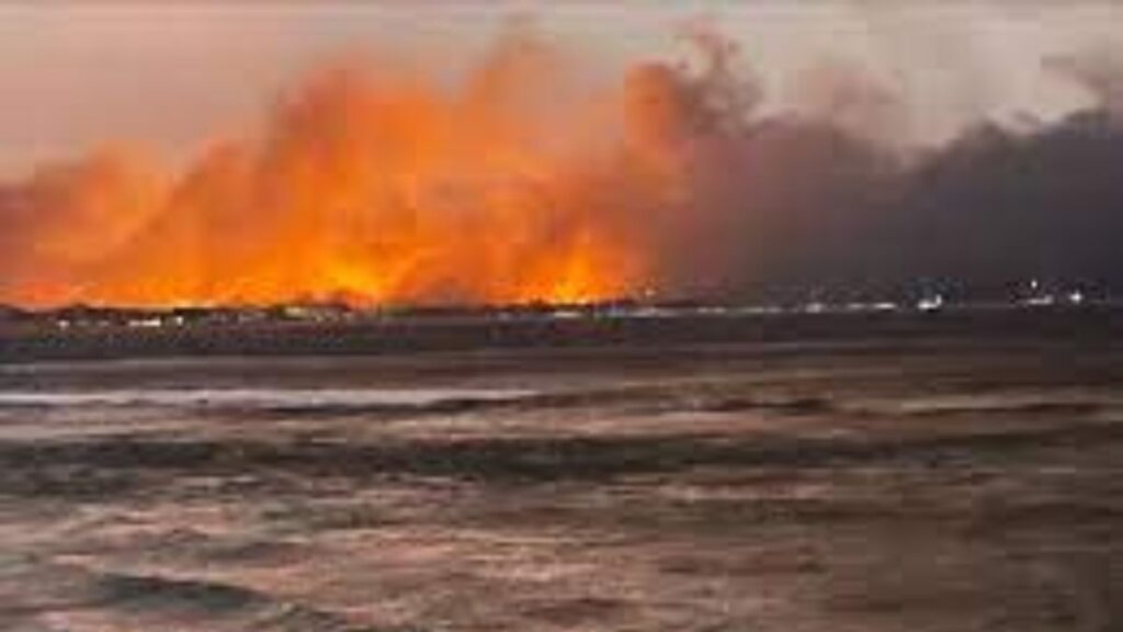 Avanzan los incendios, SOS por Hawaii