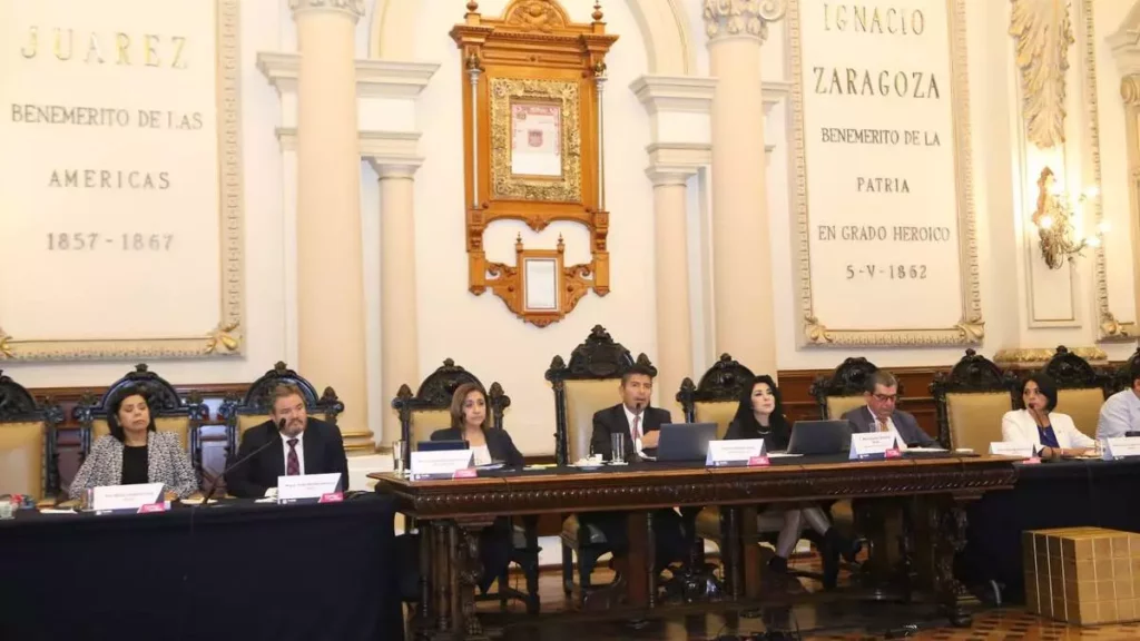 Cabildo de Puebla implementa medida para elimiación de contaminación visual