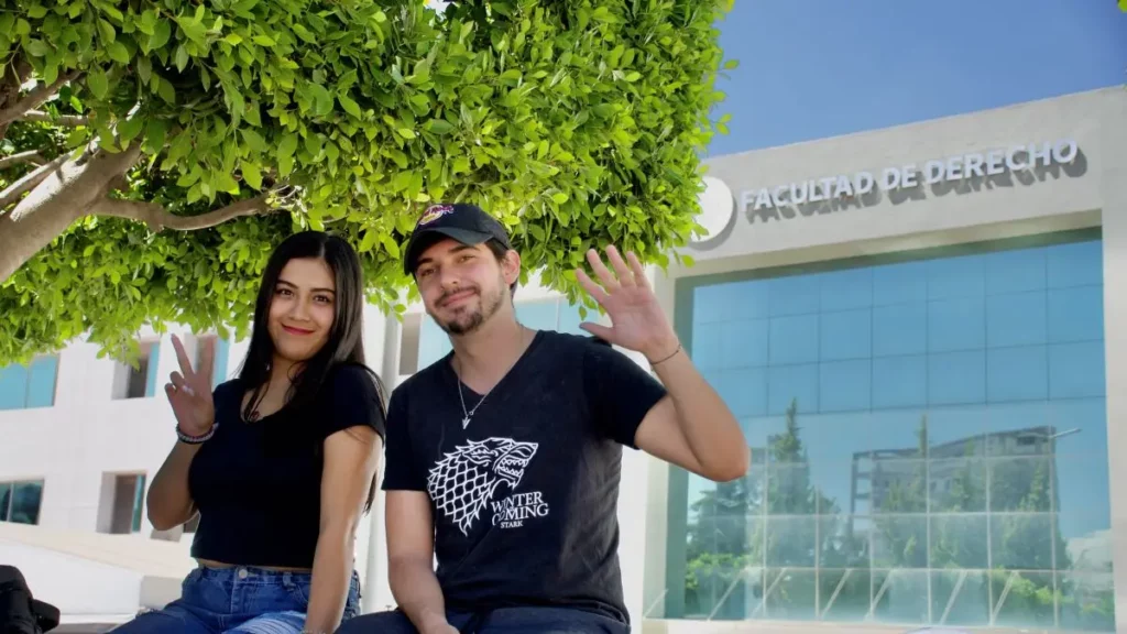 Estudiantes de la BUAP vuelven a clases con el logo grabado, hoy iniciaron las clases