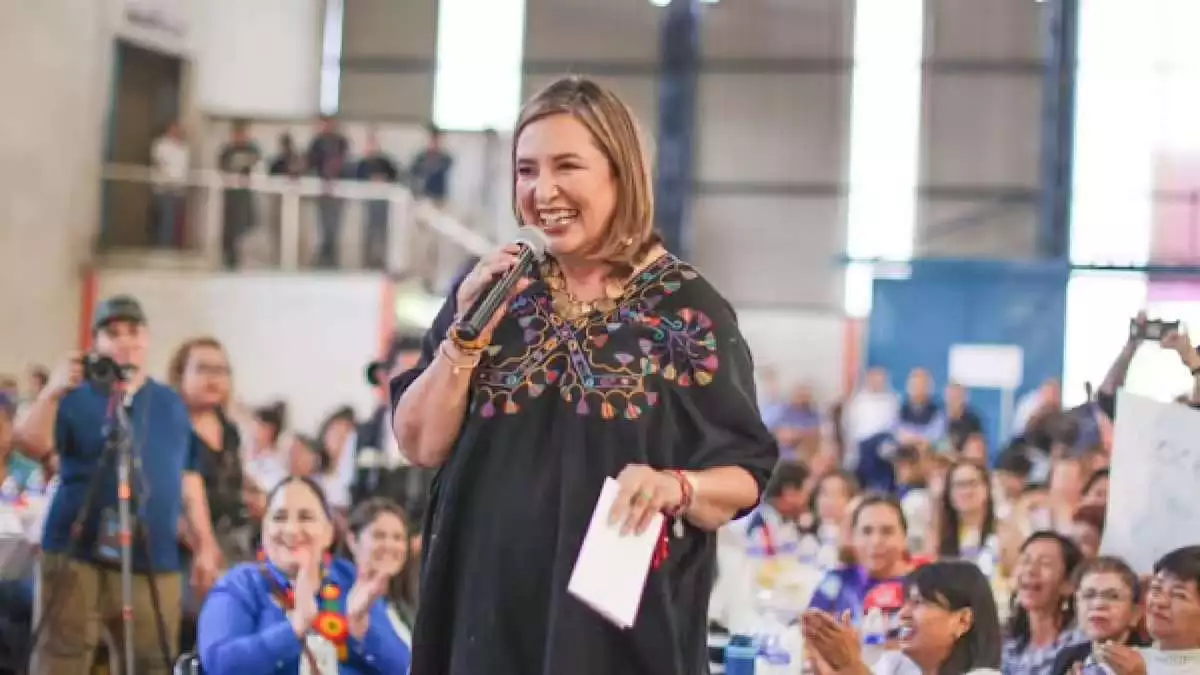 Xóchitl Gálvez junta más de medio millón de firmas