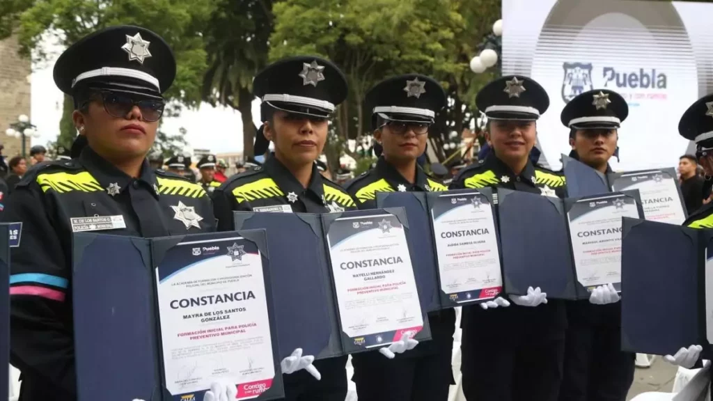 Hay 46 nuevos policías