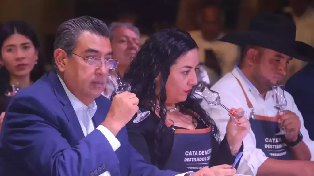 Inicia evaluación final de la cata de mezcal “Premio al Origen 2023”