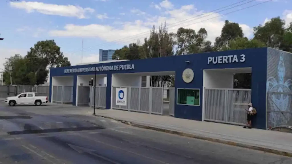 BUAP cierra puertas para evitar que sus alumnos vayan al antro