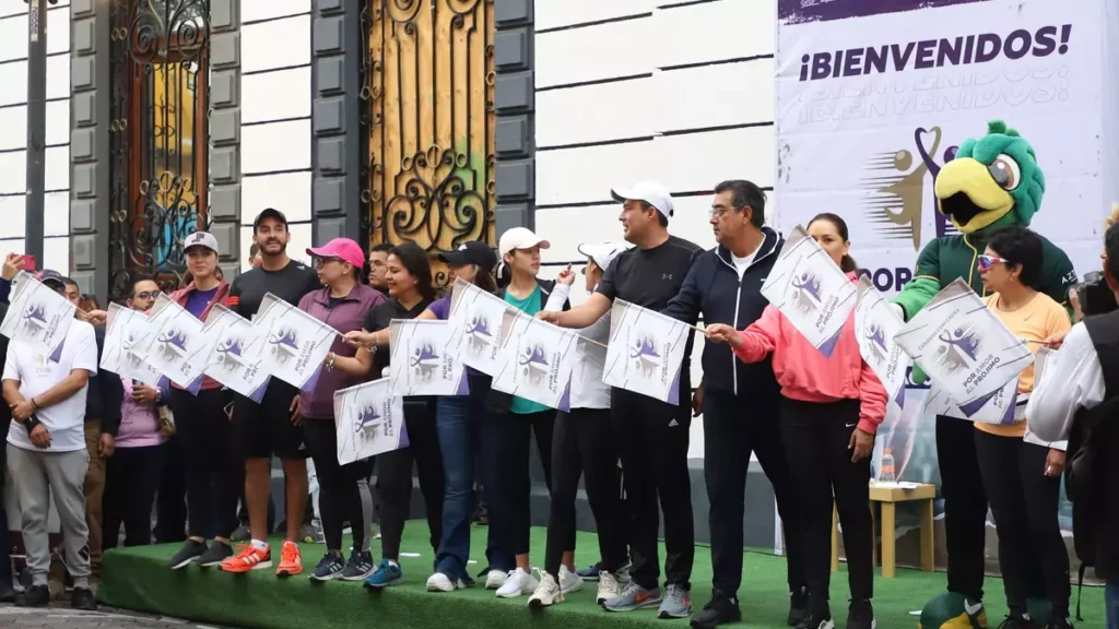 Sergio Salomón da banderazo de salida a carrera “Por amor al prójimo”