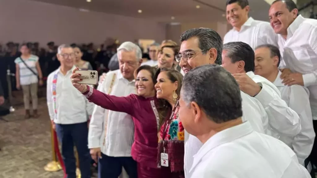 Asiste Sergio Salomón al quinto informe del presidente López Obrador