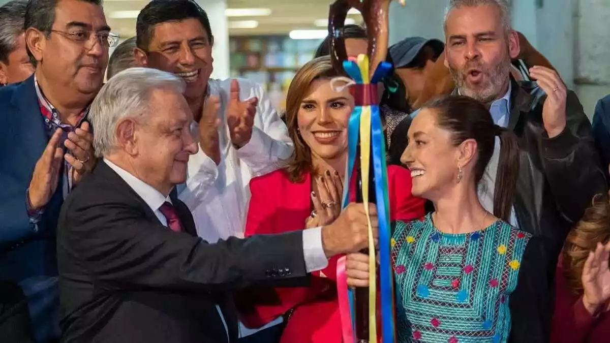 López Obrador se enfrenta al INE: ¡No retiraré el bastón de mando!