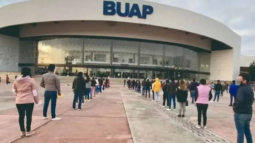 BUAP menosprecia la prevención del embarazo entre su alumnado