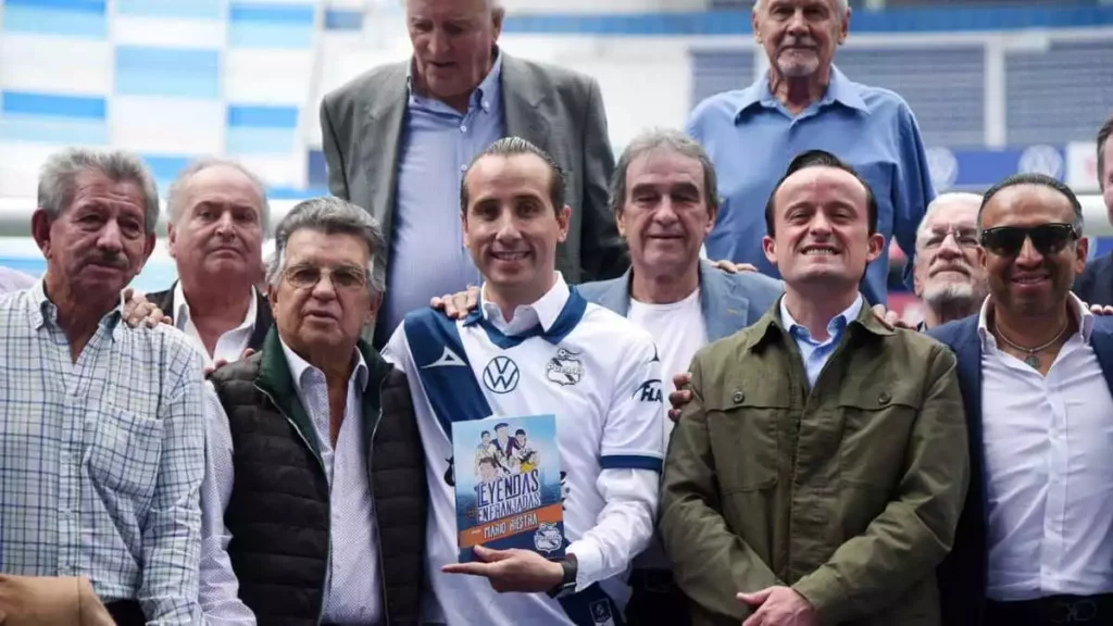 Mario Riestra presenta "Leyendas enfranjadas" por la pasión y su amor a Puebla