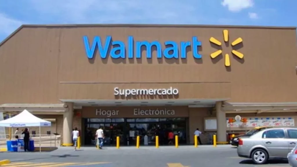 Sufre robo de bolsa con 1440 pesos y documentos en tienda Walmart