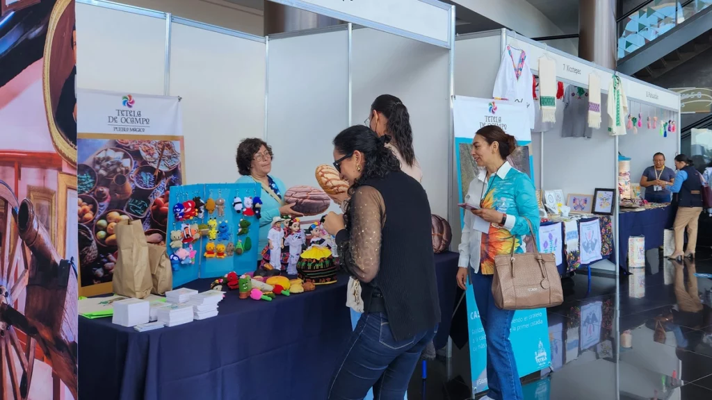 En congreso nacional educativo, gobierno estatal promueve Pueblos Mágicos de Puebla