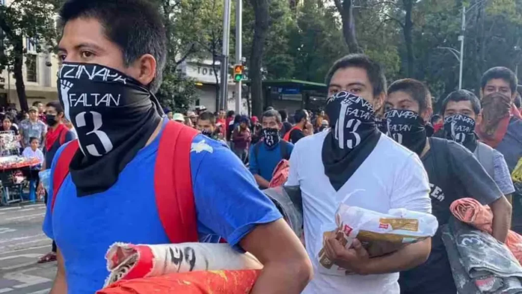 Así fue Marcha Ayotzinapa 2023