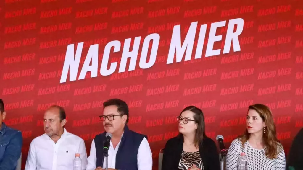 Nacho Mier consultará a su bancada si pide licencia o no