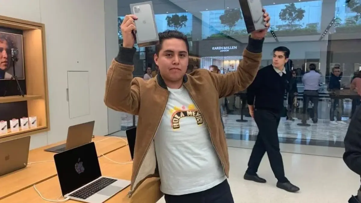 Primer mexicano con un iPhone 15