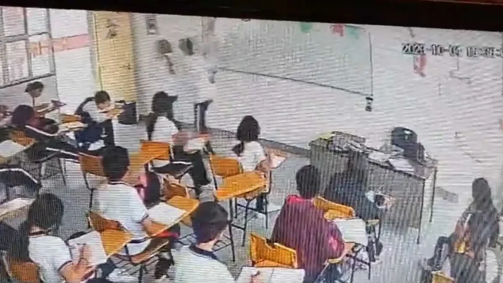 Estudiante apuñala a maestra en Coahuila