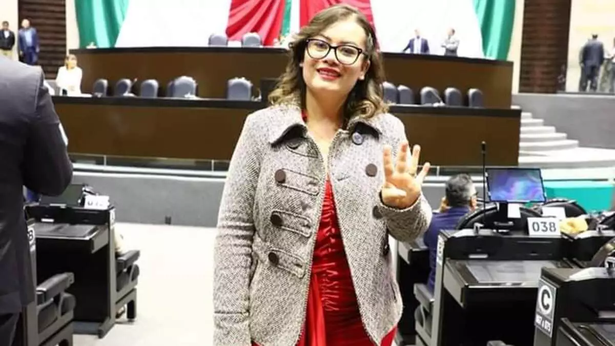 Morena busca aprobación de reforma constitucional para disminuir jornada laboral, la cual sería 40 horas a la semana y dos días de descanso.