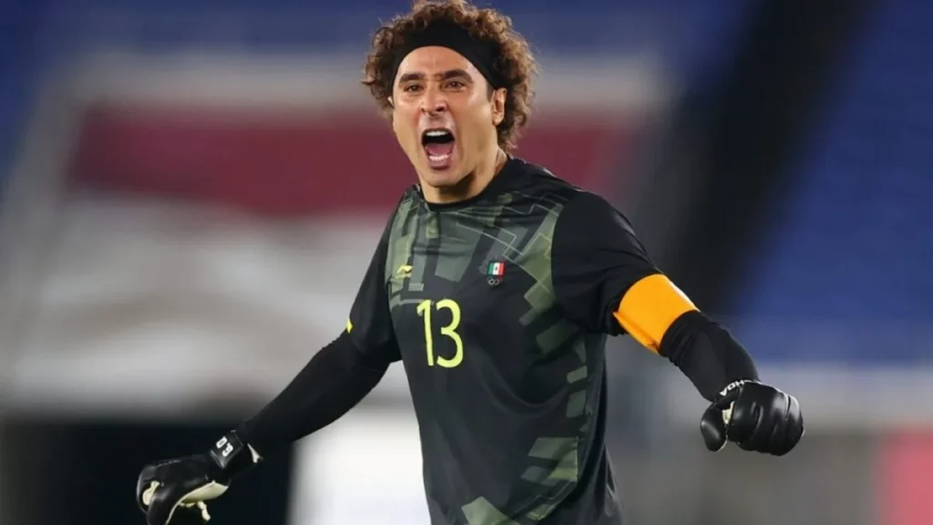 Memo Ochoa el portero más goleado en Italia