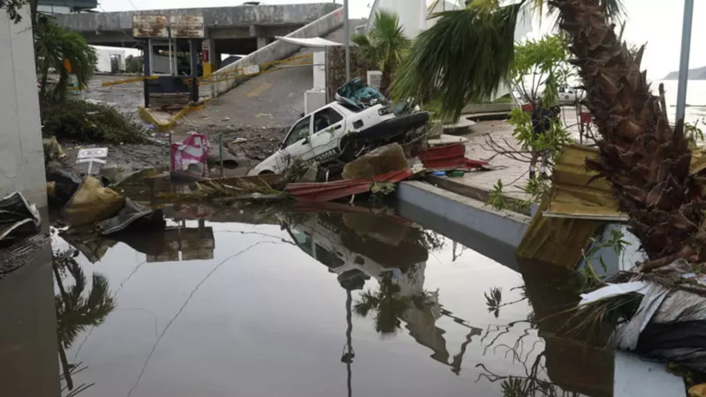 Otis dejó 27 muertes, 4 desaparecidos y 80% de los hoteles dañados.