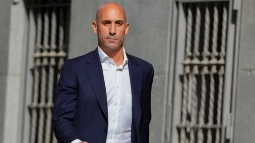 FIFA suspende por tres años a Luis Rubiales tras el beso forzado a Jennifer Hermoso