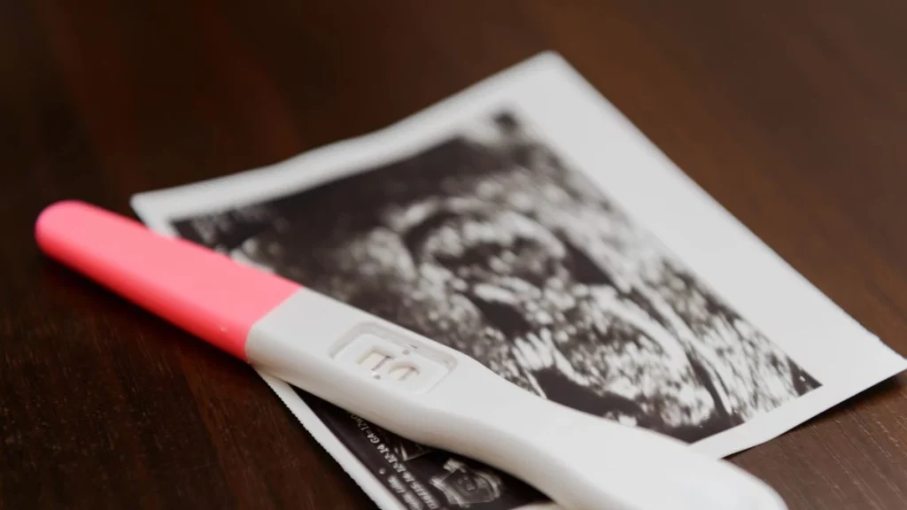Una prueba de embarazo casera es una buena opción, pero no dejes de acudir al médico