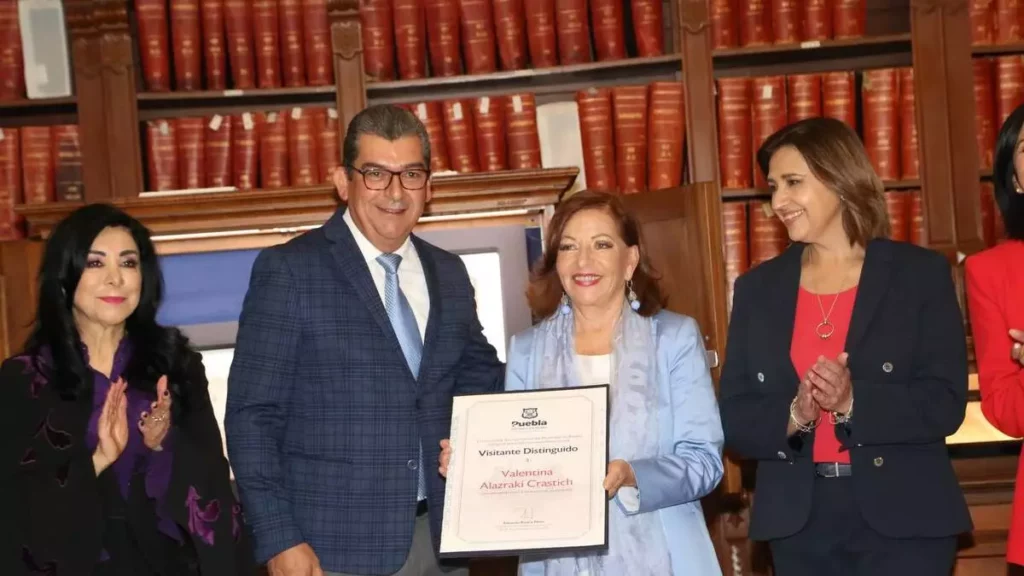 Valentina Alazraki fue reconocida como “Visitante distinguida” por el Ayuntamiento de Puebla