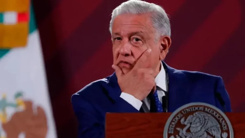 "Yo lo apoyé con mi familia": damnificada de Acapulco a AMLO en CDMX