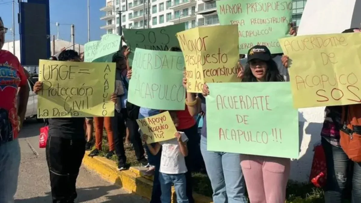 Caravana “Unidos por la Reconstrucción” rumbo a CDMX organizada por damnificados en Acapulco