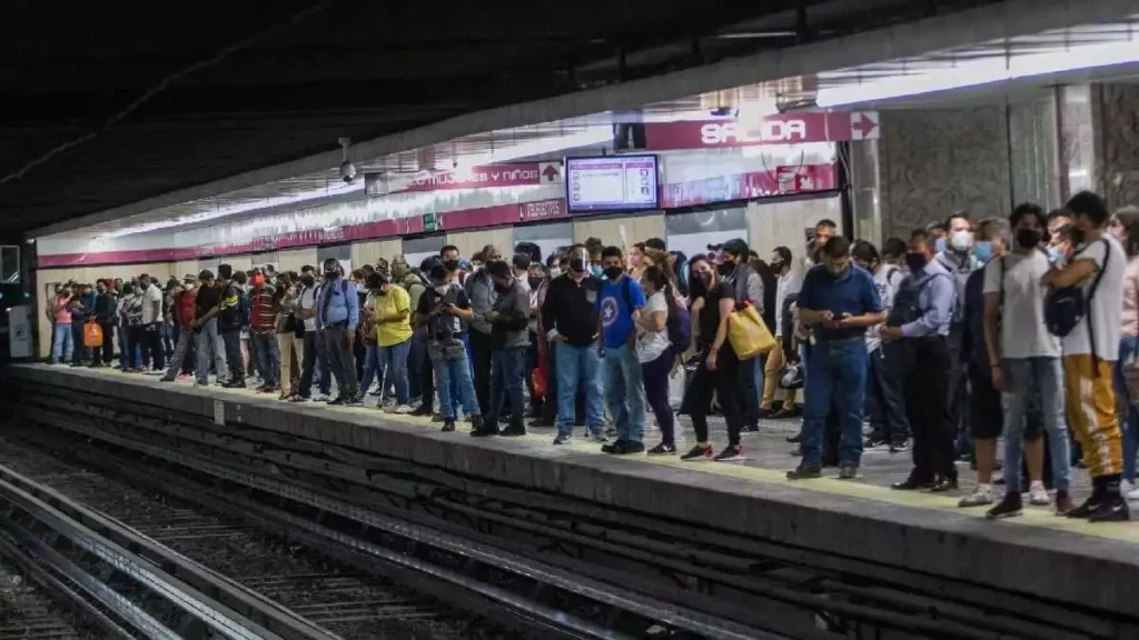 Líneas del metro presentan retardos. ¿Hasta cuándo soportarán los usuarios?