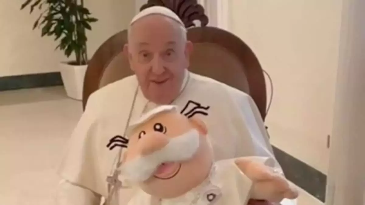 El Papa ya es del club del Dr. Simi