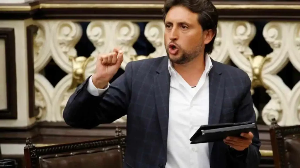 José Juan Espinosa busca ser diputado federal tras registrarse ante el PRI