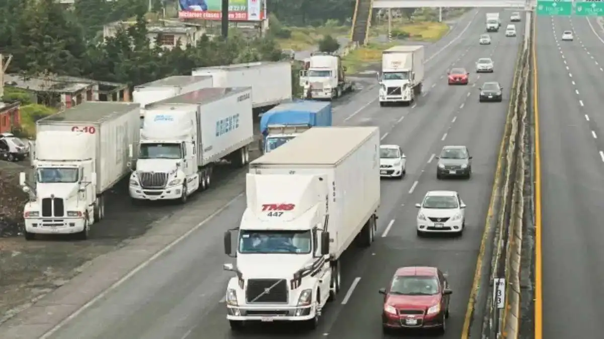 Transportistas anuncian paro nacional por inseguridad en carreteras ¿Cuándo será?