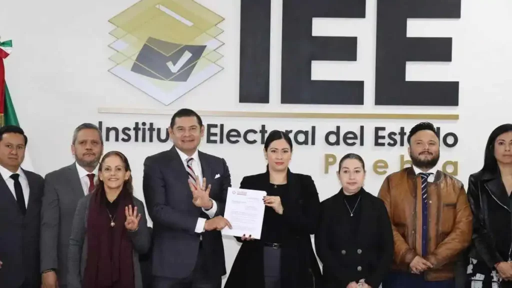 Alejandro Armenta registra Plataforma Electoral ante el IEE